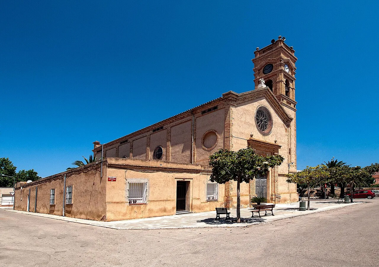 Kirche Sant Jaume mit Turm in Camarles.