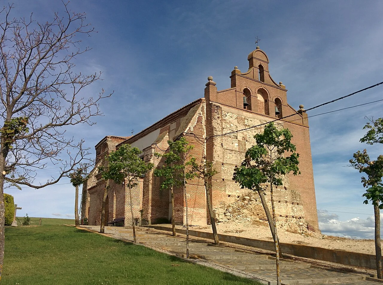 Iglesia de San Juan Bautista, en Donvidas (Ávila, España).