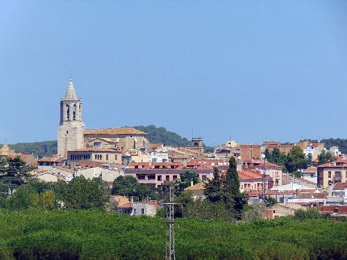 Ansicht der Pfarrkirche Sant Martí in Cassà de la Selva.