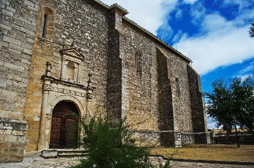 Iglesia de San Silvestre, en Algora (Guadalajara, España).