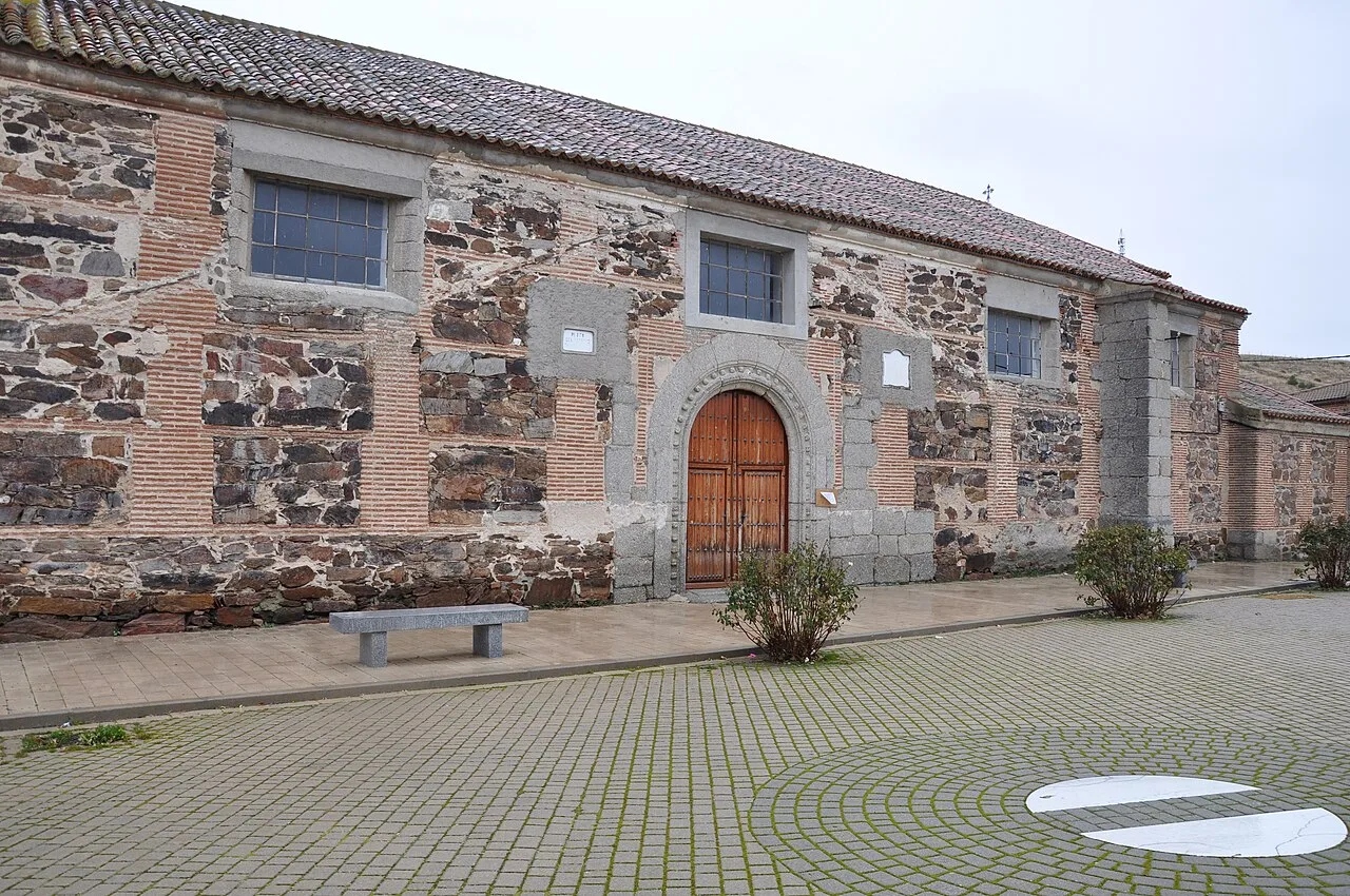 Portada de la iglesia parroquial de Herreros de Suso, Ávila, España