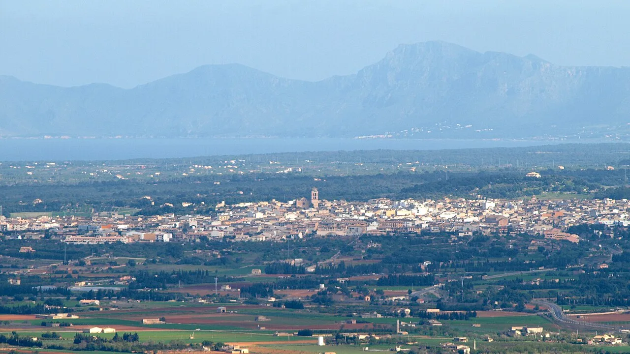 Vista panorámica de Muro vista desde el Puig de Santa Magdalena.