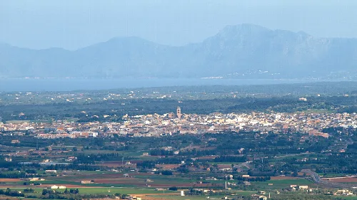 Vista panorámica de Muro vista desde el Puig de Santa Magdalena.