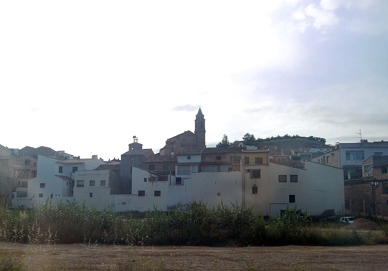White houses and a church tower in Híjar, Teruel.