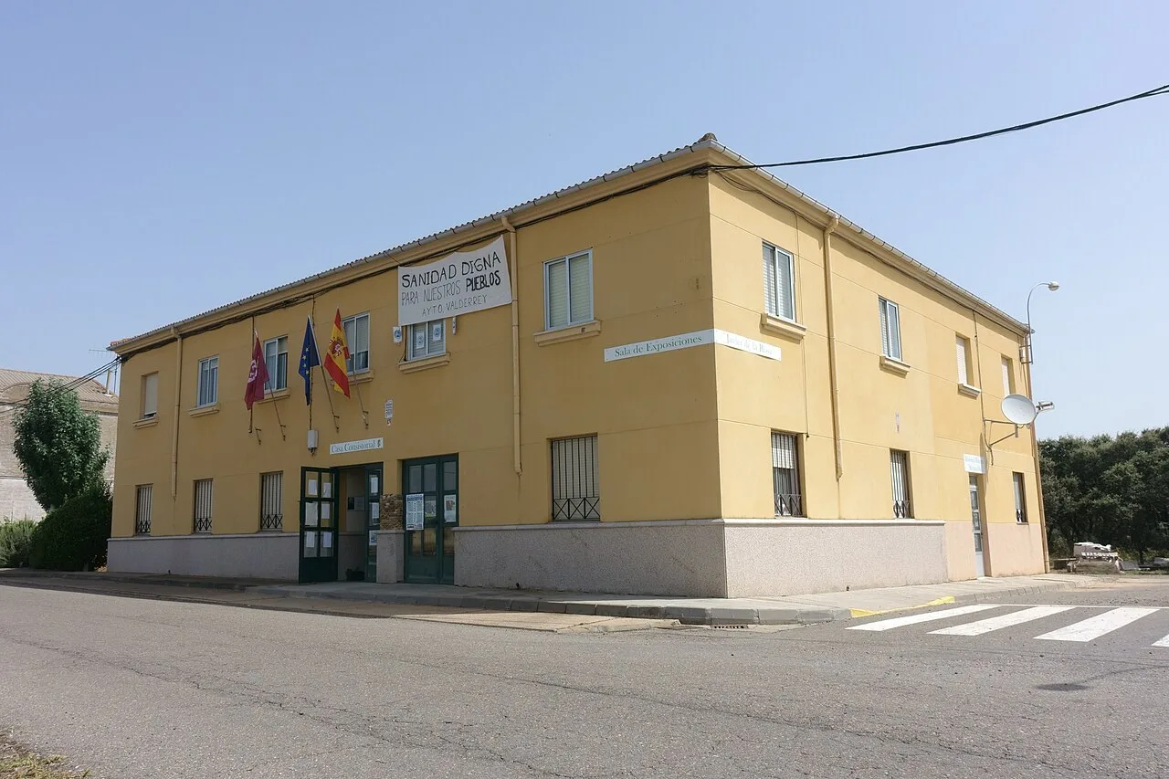 Casa consistorial de Valderrey (León, España).